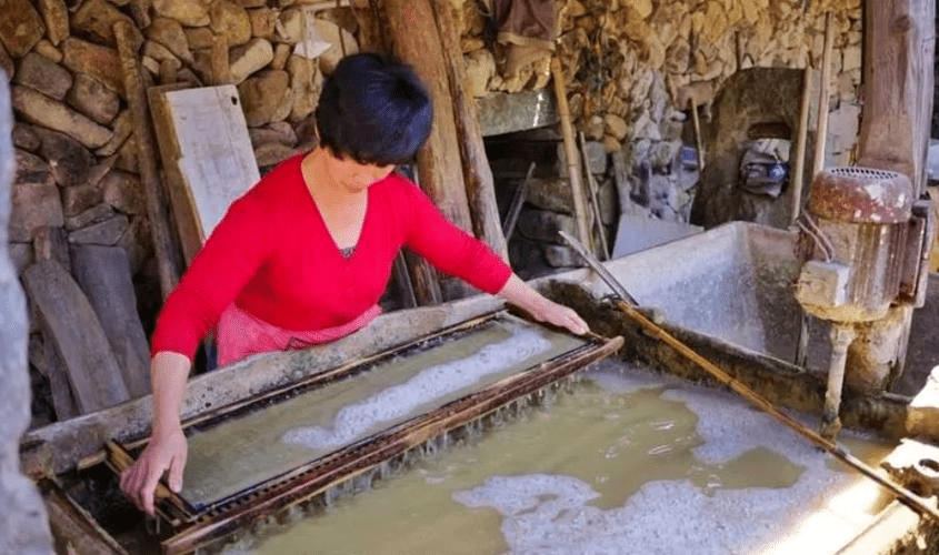 抄紙消泡劑應(yīng)用場(chǎng)景圖